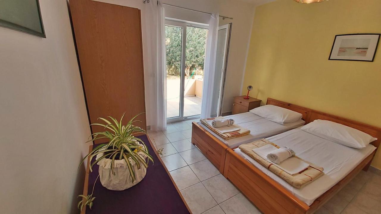 Apartments Mandalinic Omiš Eksteriør bilde
