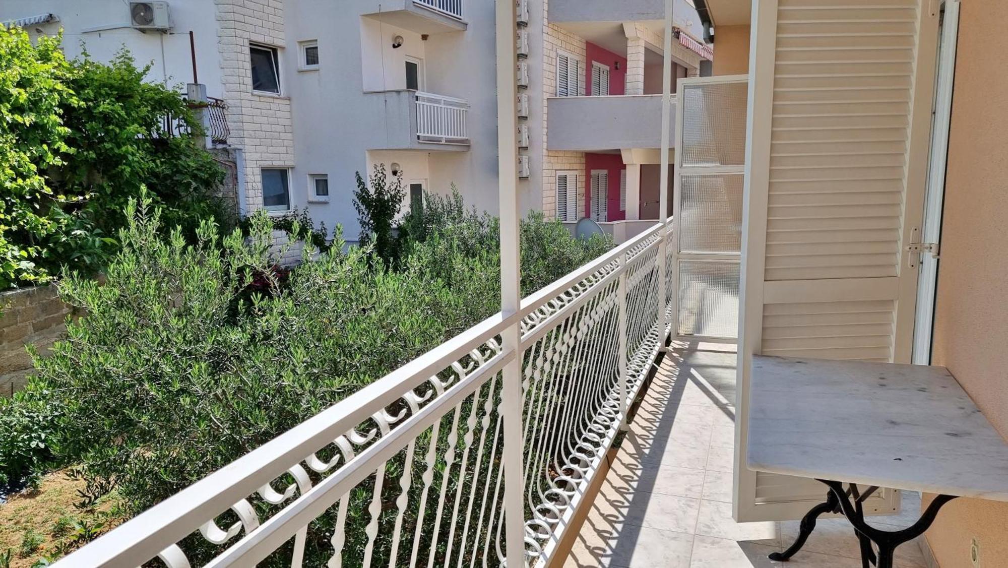 Apartments Mandalinic Omiš Eksteriør bilde