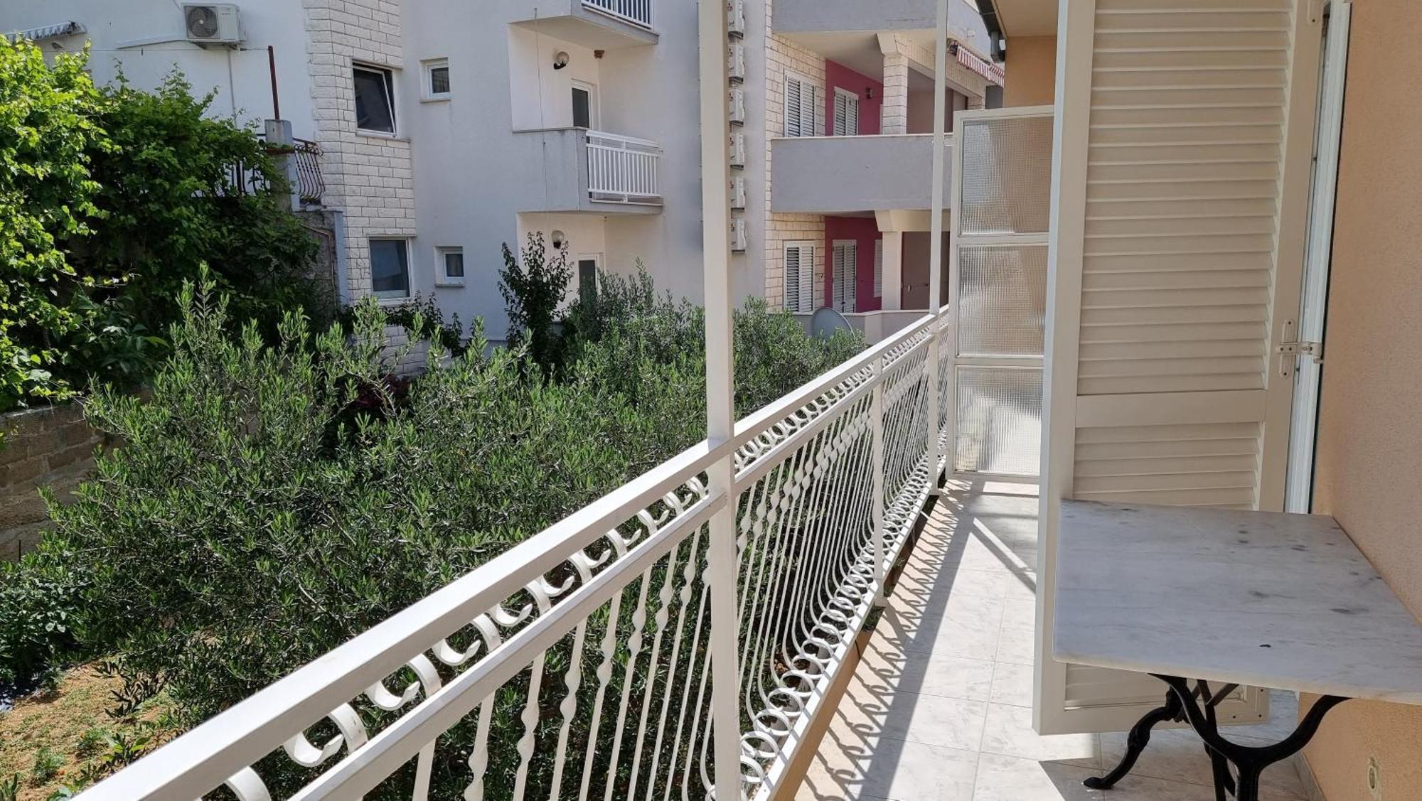 Apartments Mandalinic Omiš Eksteriør bilde
