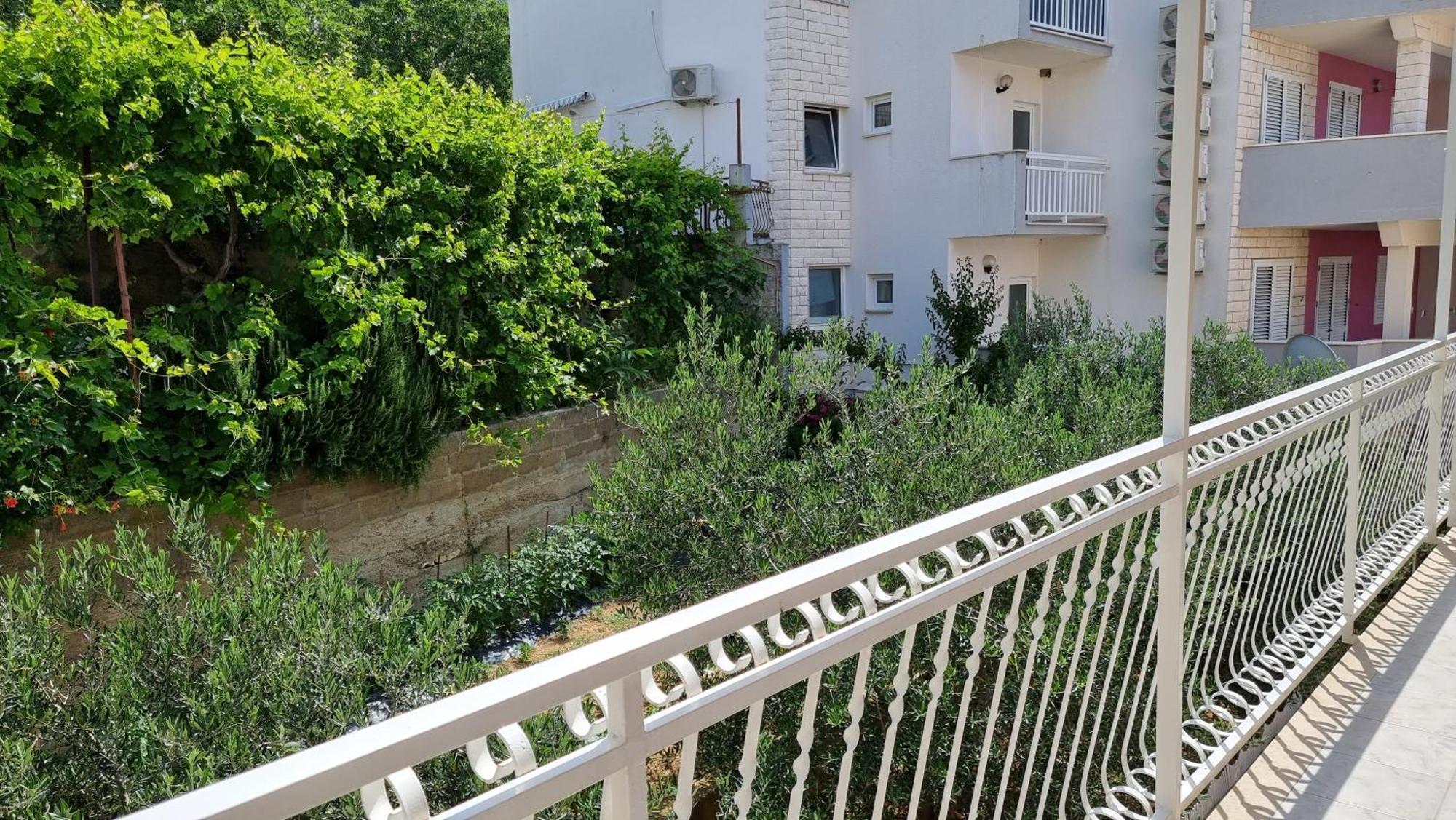 Apartments Mandalinic Omiš Eksteriør bilde